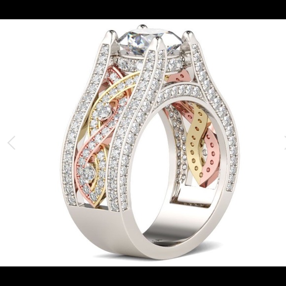 ❌SOLD❌ Jeulia Tri-Tone Ring - Picture 2 of 6